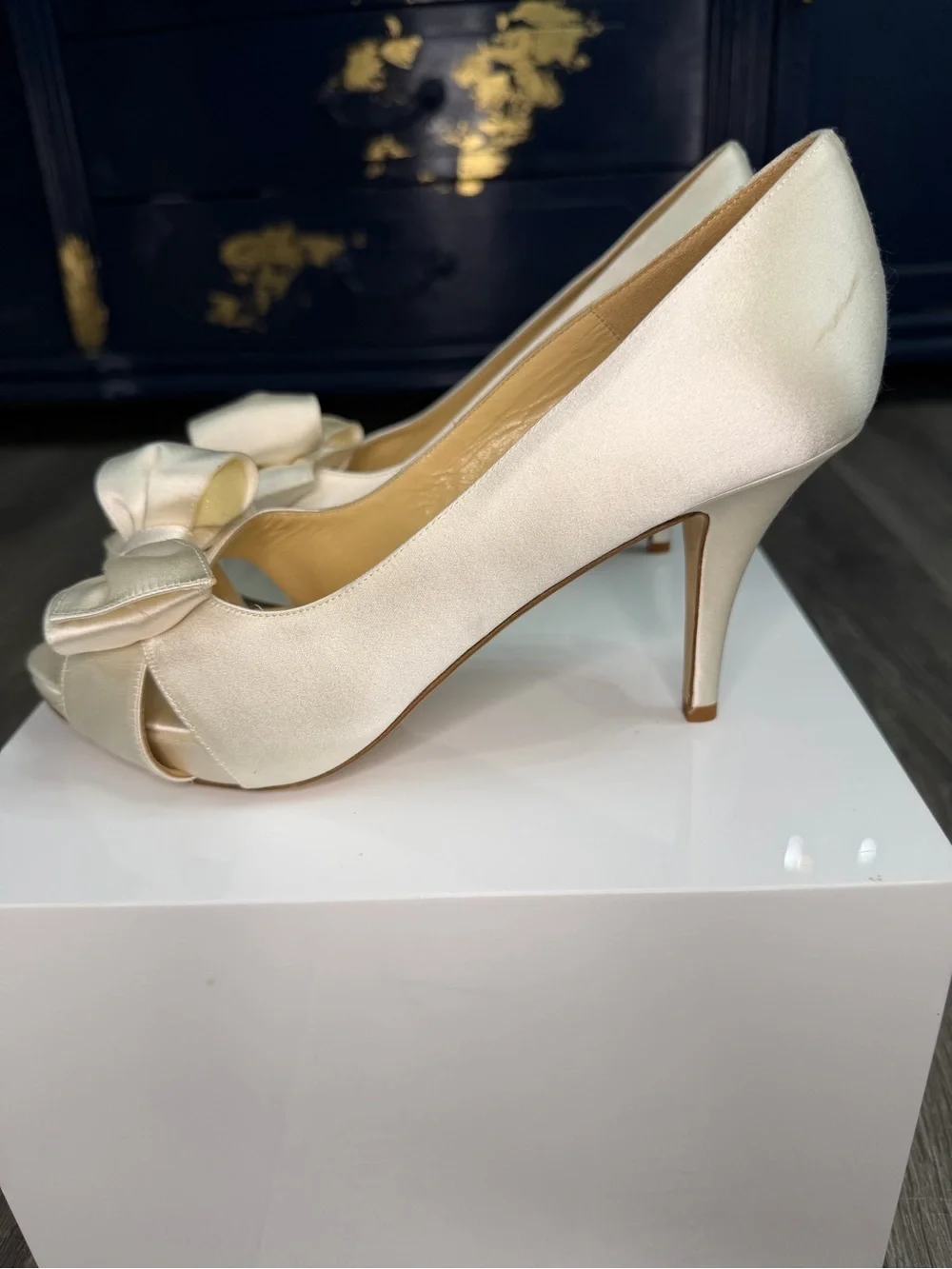 Vintage Kate Spade Ivory Satin Peep-Toe Bow Heels size 8.5